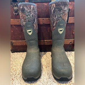 Irish Setter. Size 12.  17-inch Waterproof Rubber Pull-On Boot